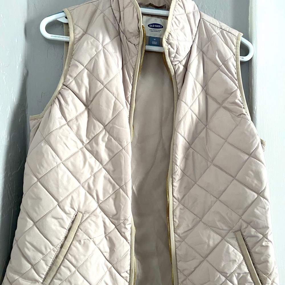 Women’s puffer vest